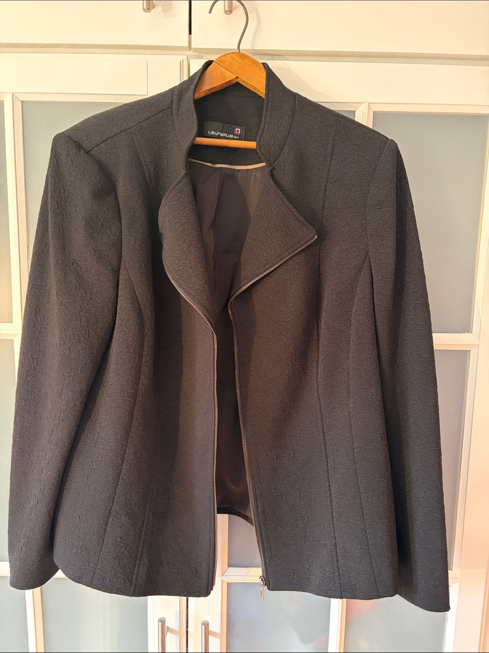 Laura Plus Zippered Jacket